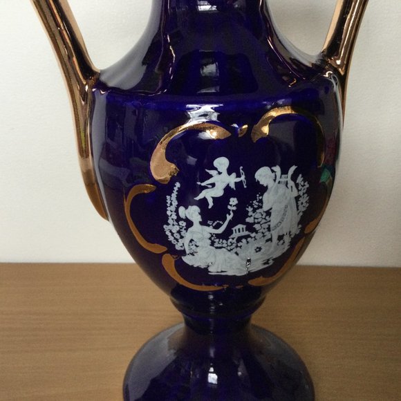 VTG Cobalt Blue 9 3/4" ceramic vase gold gild handles made in Italy white angel - Picture 6 of 9